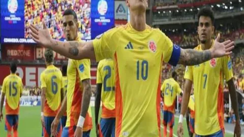 “亚伯拉罕点球绝杀，AC米兰击败国米夺意大利杯”