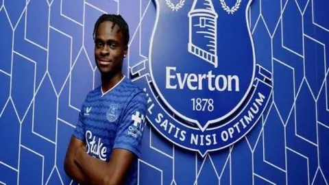 中葡青少年足球合作迈入新篇章：中国少年本菲卡行